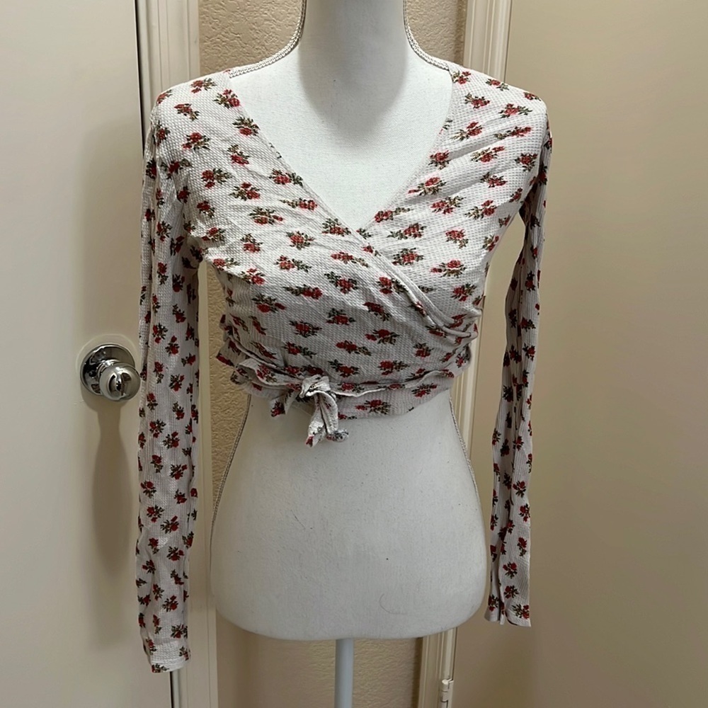 Brandy Melville waffle floral wrap top